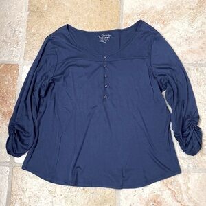 Chico’s Henley Shirt top purple curvy girl Sz 3 3/4 Button down pop over casual